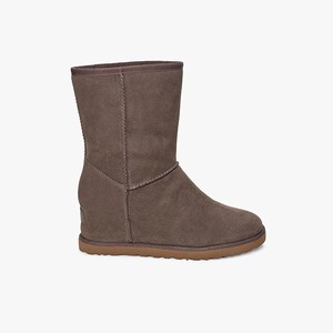 Ugg Classic Femme Short Women Classic Boots Brown (9528WBFRP)